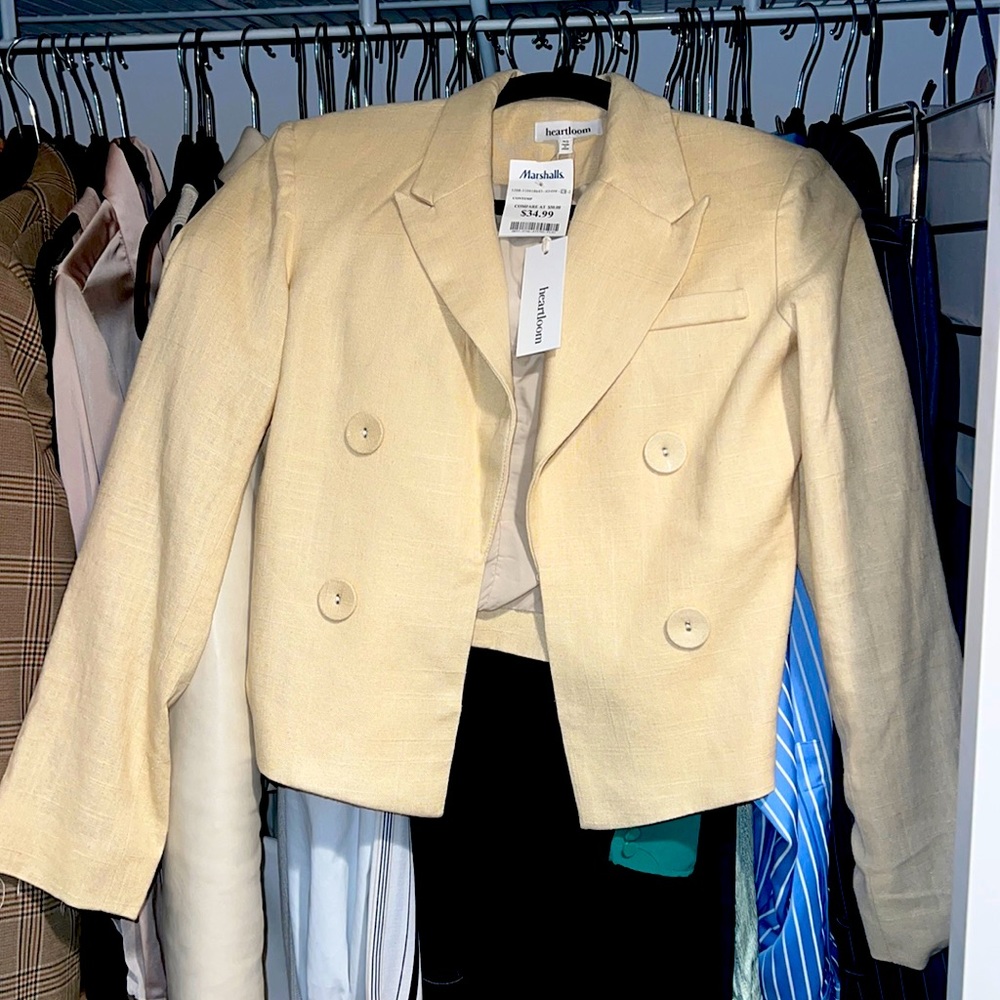 Linen blazer, stylist and true to size.